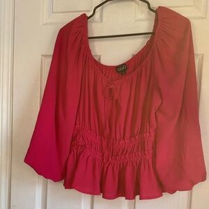 Like new women’s Gigio USA top. Off shoulder. Size large, pink